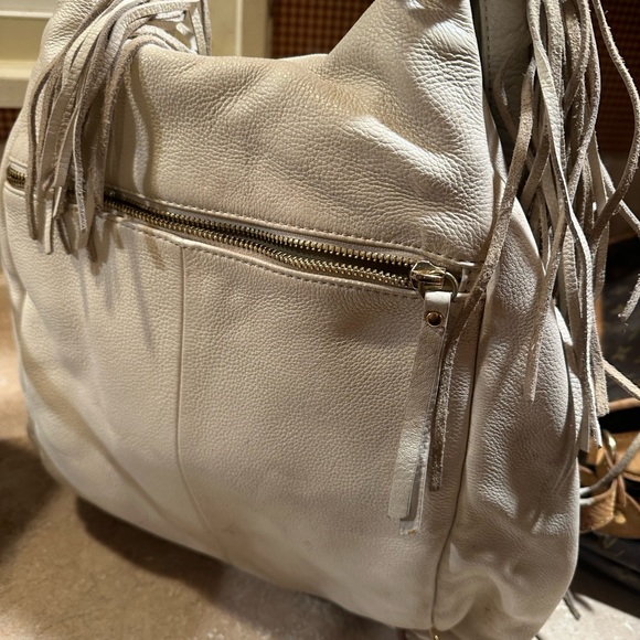 GILI - Picture 2 of 3